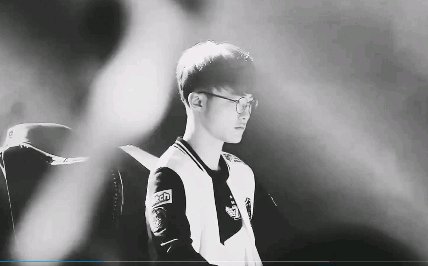 申京在弧顶 申京在弧顶